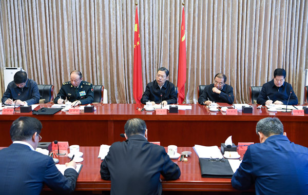 赵乐际在十九届中央纪委常委会第一次会议上强调  深入学习贯彻党的十九大精神  忠诚履行党中央赋予的重大政治责任